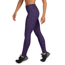 Load image into Gallery viewer, Playful Black Cats Leggings Purple