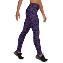 Load image into Gallery viewer, Playful Black Cats Leggings Purple
